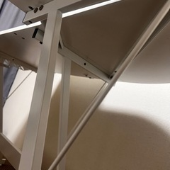 ゲーミングテーブル白の画像