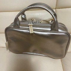 ARTISAN&ARTISTポーチの画像