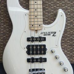 ATELIER Z エレキベースの画像