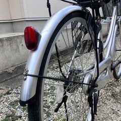 675、ママチャリ26インチシルバーの画像
