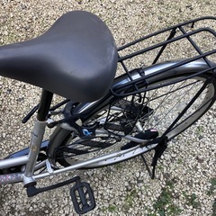 679、ママチャリ26インチ(銀黒)の画像