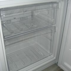 （★1台限り★ジモティー特典あり★扉タイプの冷凍室に霜が付かない）ハイアール　2ドア冷蔵庫１４０L　２０２２年製　JR-NF140M　49.5cm幅　白　霜取り　　高く買取るゾウ八幡東店の画像