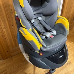 【アップリカ　フランディアラクート】チャイルドシートの画像