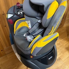 【アップリカ　フランディアラクート】チャイルドシートの画像