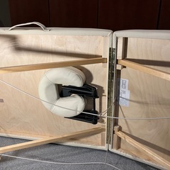 アロマトリートメント・整体など　折りたたみ式マッサージ用ベッドの画像