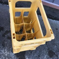 【引き取り限定。置き配。越前市】ビールケース　イエローの画像