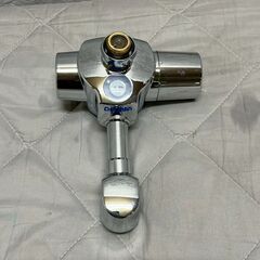 DELMAN 後付け自動水栓 HS-72 乾電池式 自動水栓デルマン 単水栓用 現状渡し 美品 設備用品 住設 後付け Y2395の画像