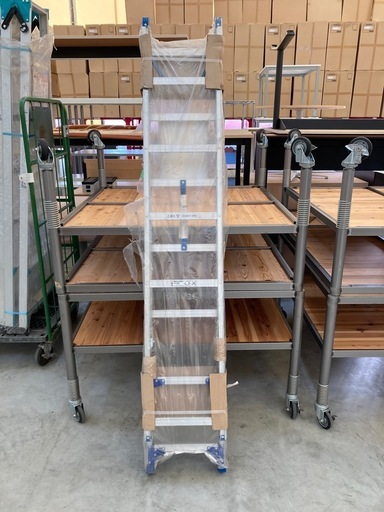 【来店歓迎】【KJ205】未使用品　長谷川工業 脚部伸縮2連はしご 3.53～3.86m　LU2-38a 建築業 高所作業 ハシゴ　　検)一人暮らし 家具 収納 ダイニング リビング キッチン 冷蔵庫 洗濯機 テーブル ラック レンジ キャビネット ソファ