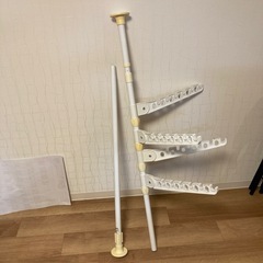 突っ張りタイプ　洗濯物干しの画像