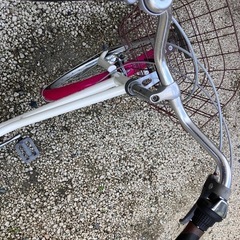 674、オシャレママチャリ26インチ(桃白)の画像