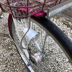 674、オシャレママチャリ26インチ(桃白)の画像