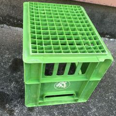【引き取り限定。置き配。越前市】ビールケース　緑　中サイズの画像