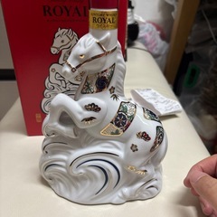 サントリー ローヤル (ROYAL) 干支ボトル 午歳  43%  2026年 馬年 の画像