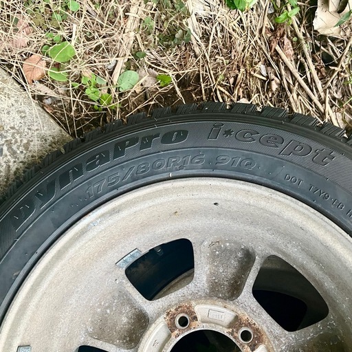 スタッドレスタイヤ4本セット、ホイール付