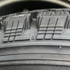 スタッドレスタイヤ4本セット、ホイール付の画像