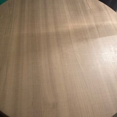 円形　ダイニングテーブルの画像