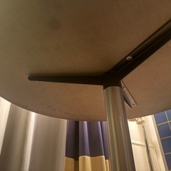 円形　ダイニングテーブルの画像