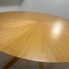 ダイニングテーブルの画像