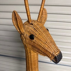 ラタン（籐）製のキリンのオブジェ、がーでガーデニングの画像