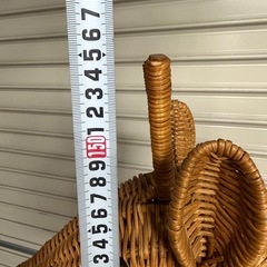 ラタン（籐）製のキリンのオブジェ、がーでガーデニングの画像