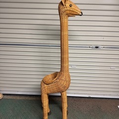 ラタン（籐）製のキリンのオブジェ、がーでガーデニングの画像