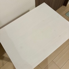 IKEA サイドテーブルの画像