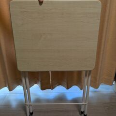 【引取者決定】折りたたみテーブルの画像