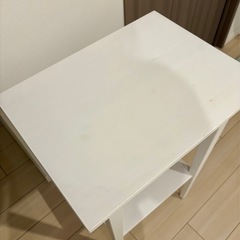 IKEA サイドテーブルの画像