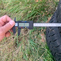 商談中　
トーヨータイヤ　スタッドレス　215/70R16  の画像