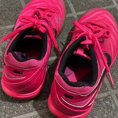 NIKE フットサルシューズ 23.5cm ピンクの画像