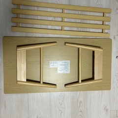 折りたたみテーブルの画像