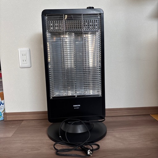 山善　カーボンヒーター　黒　DC-S097 21年製