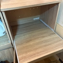 カウンターキッチン棚の画像