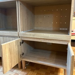 カウンターキッチン棚の画像