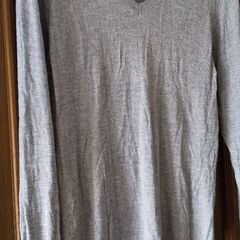 カシミヤ混 ユニクロVネックセーター ロング丈 Mサイズの画像