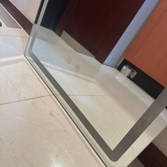 美品　LEDミラー　鏡の画像