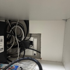 IKEA テレビボード 壁掛け用に加工ありの画像