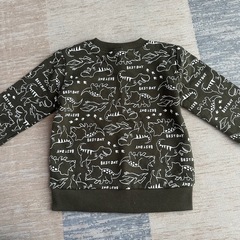 西松屋　恐竜柄 トレーナー　長袖　トップスの画像