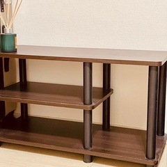 シンプルな木製ラックの画像