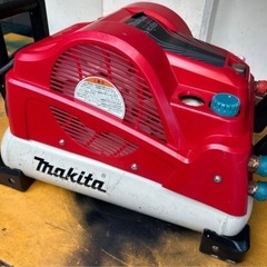 早い物勝ち❗️現状　マキタコンプレッサー　2台　の画像