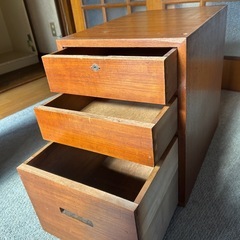 キャビネット　47×34の画像