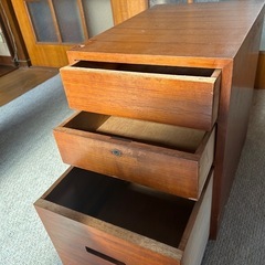 キャビネット　47×34の画像