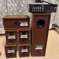 サラウンドスピーカーの画像