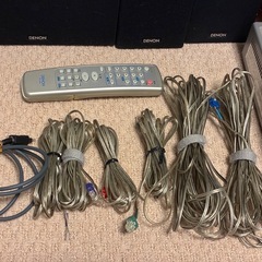 サラウンドスピーカーの画像