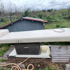 昇降式診療ベッド の画像