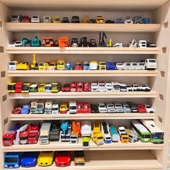 トミカ　収納棚の画像