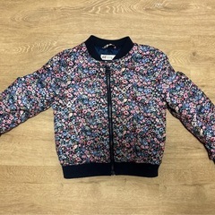 キッズ  厚手ブルゾン２枚 サイズ6〜7y 同サイズ２枚セット　11月9日までの投稿としますの画像