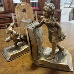 ブックエンド　金属製　不思議の国のアリスの画像