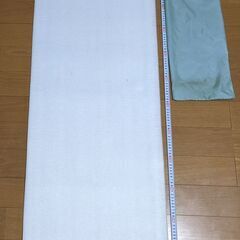 断熱マット(約:縦194㎝ 幅47㎝) 携帯用 収納袋付きの画像