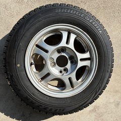 スタッドレスタイヤの画像